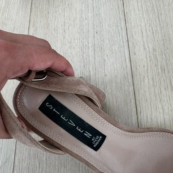 Steve Madden Vice Suede Heel - Picture 6 of 7